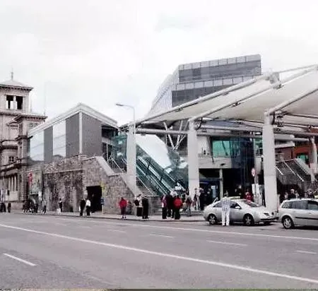 Custom House Harbour Apartments, Ifsc