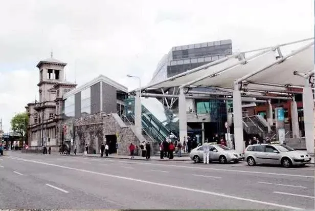 Custom House Harbour Apartments, Ifsc