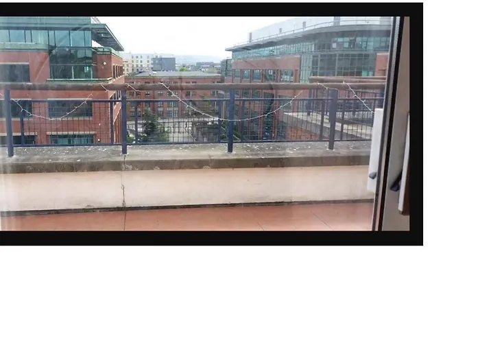 Custom House Harbour Apartments, Ifsc 홈스테이 *