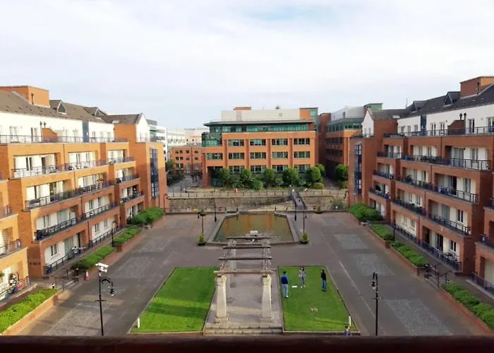 홈스테이 Custom House Harbour Apartments, Ifsc *